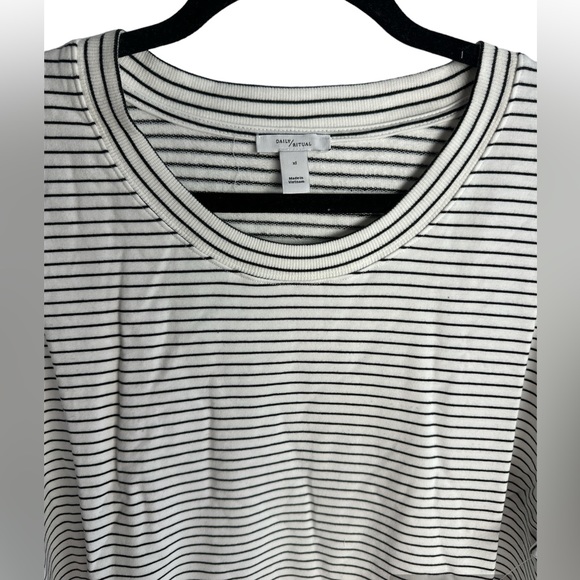 Daily Ritual Women Long-Sleeve Crewneck Striped Sweatshirt with Side Cutouts XL - Picture 3 of 9